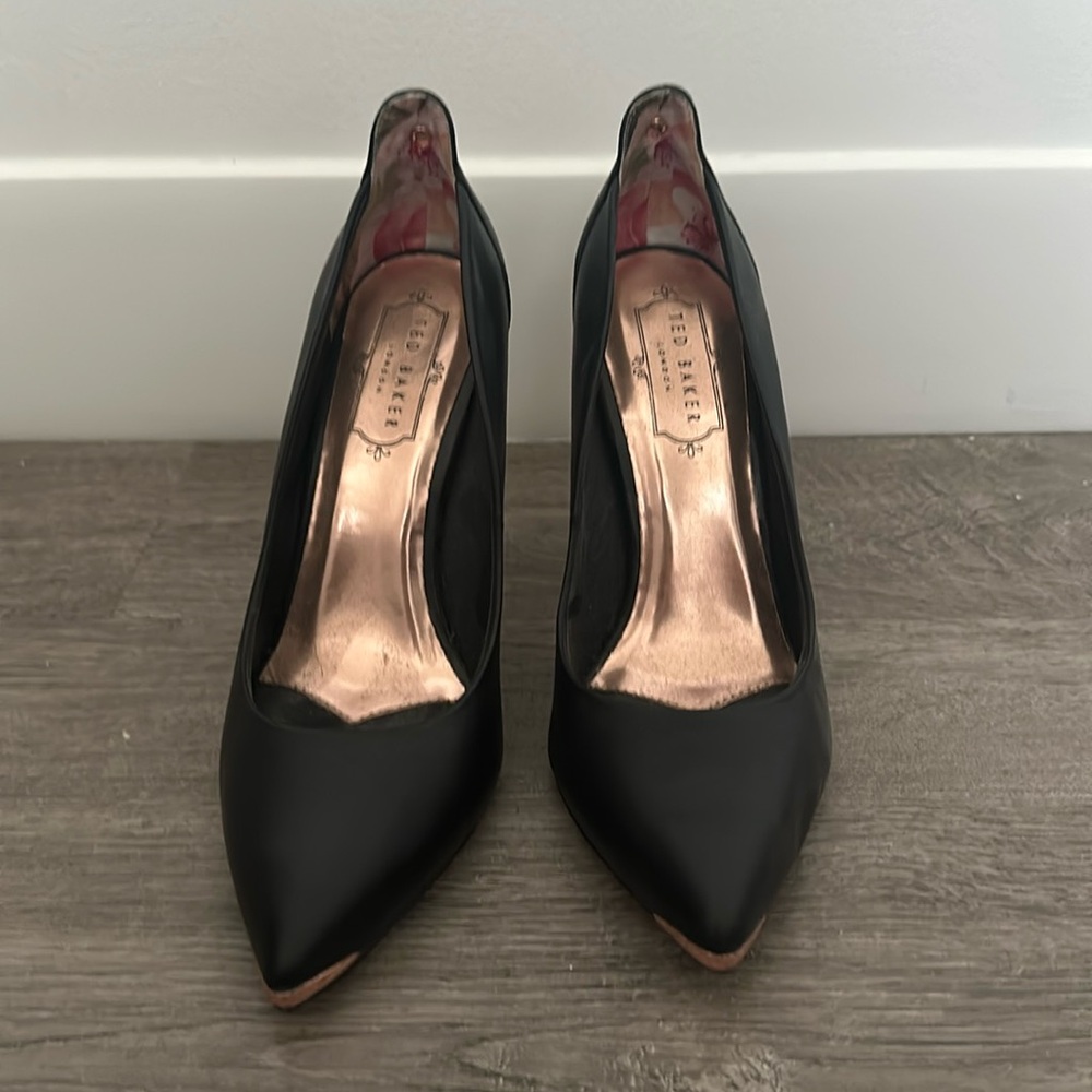 Ted Baker Pointed Toe Black Leather Heels with Rose Gold Tips and Bows